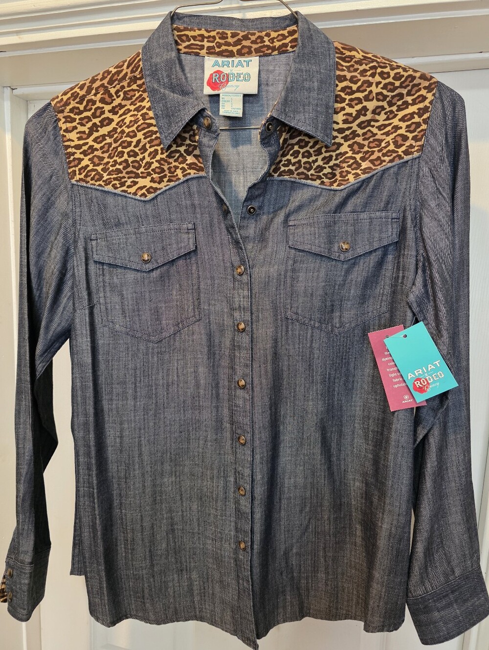 NWT Ariat Rodeo Quincy Women's Denim Shirt with Leopard Print Yoke & Cuffs Large